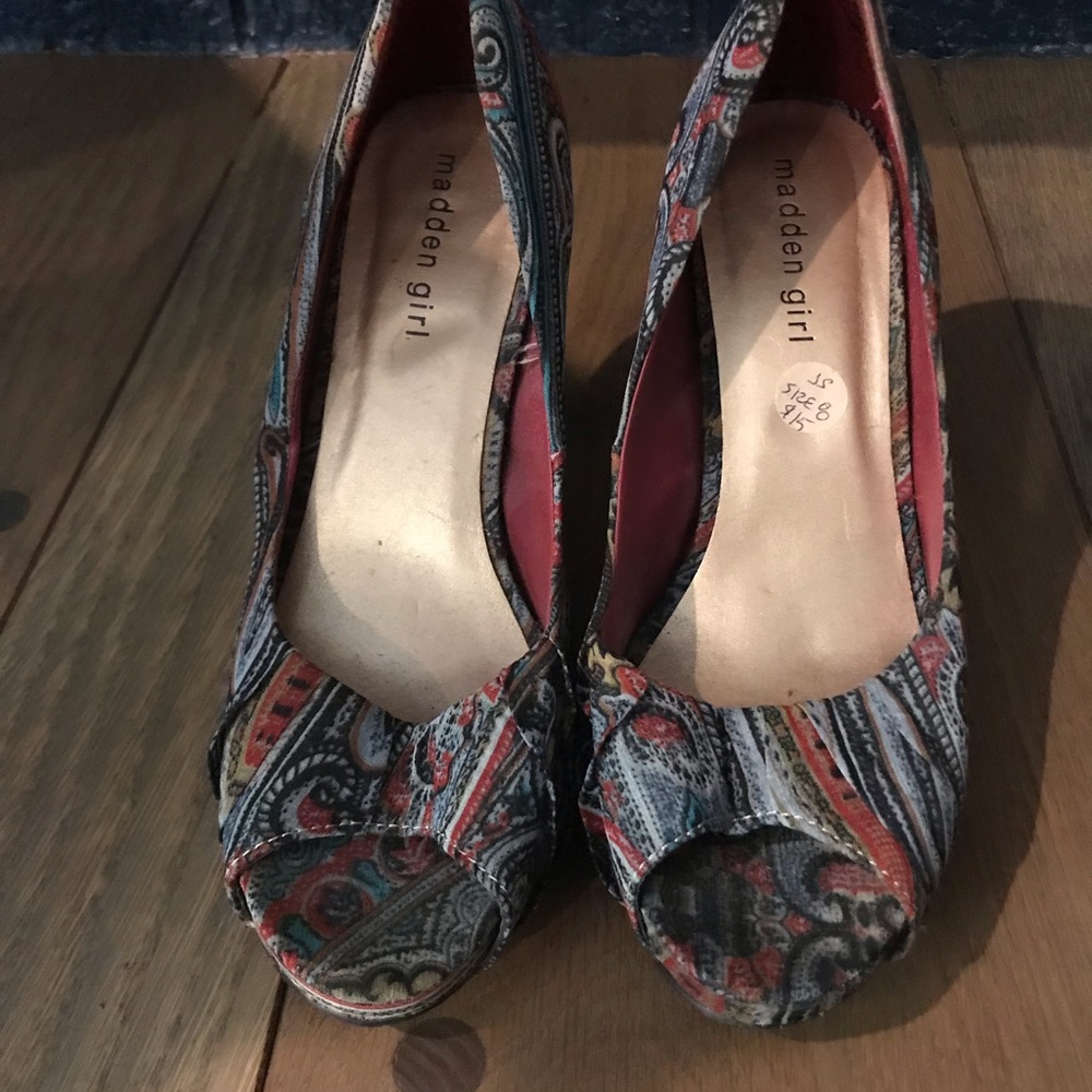 Paisley peep toe heels size 8